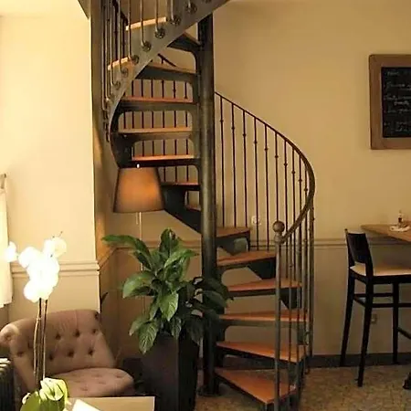 Du Chasseur Hotel *